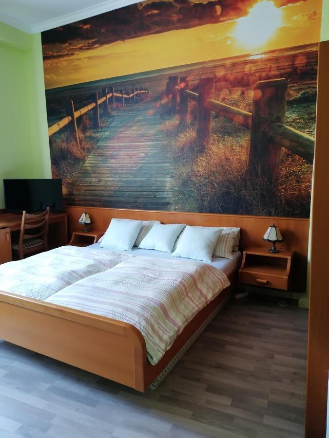 Hotelzimmer Im Alten Reihenhaus Auf Der Stadtmauer 巴哈拉赫 外观 照片